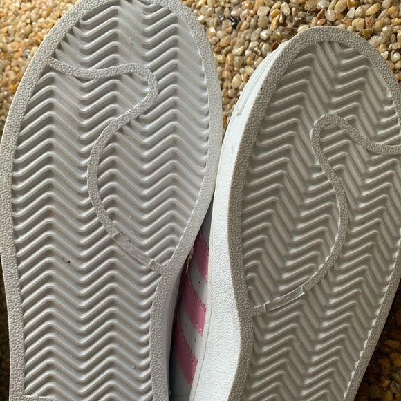 💖 Adidas Superstar 💫 kicks - Picture 5 of 8